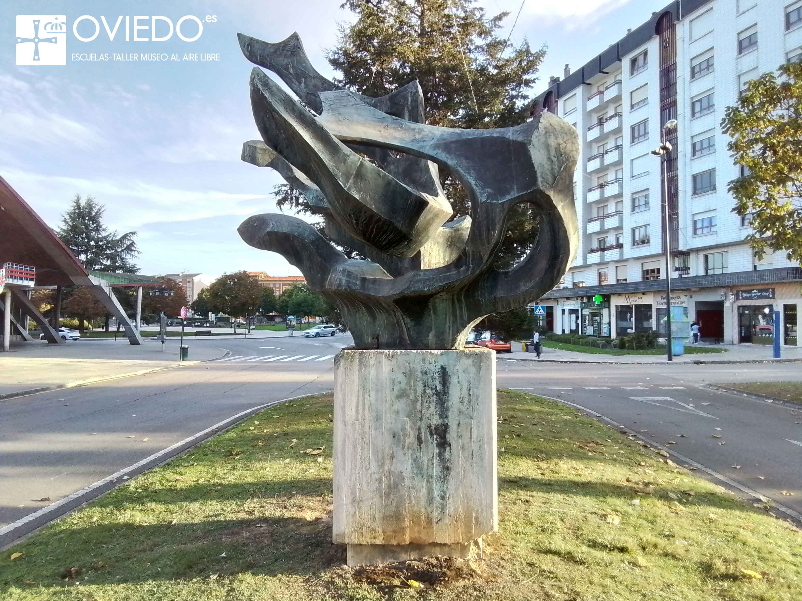 escultura completa llama olimpica